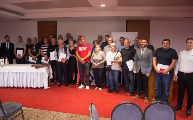 Dobrovoljnim darivateljima krvi uručena priznanja