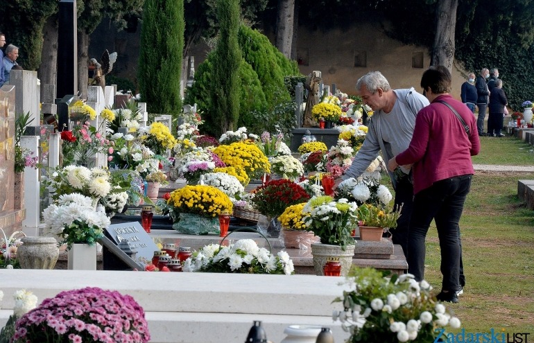 Cvijeće za blagdan Svih sveti barem 30 posto skuplje