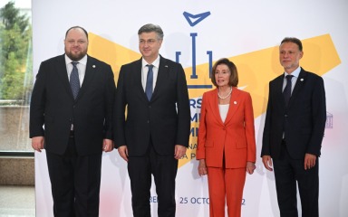Pelosi u Zagrebu: Ukrajina se bori za demokraciju za sve nas