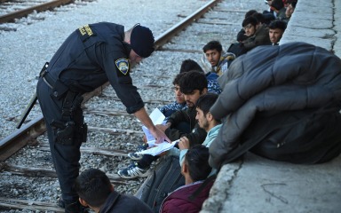 Što Riječani misle o okupljanju migranata na željezničkom kolodvoru?