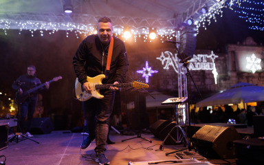 [FOTO] Bogati prvi tjedan Adventa nastavio Rockatansky band