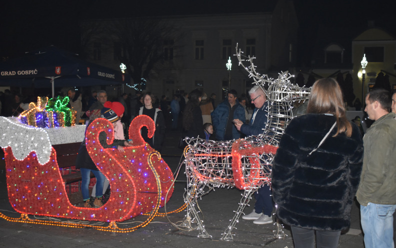 U Gospiću najavljen vrlo raznolik advent, Nova godina se čeka u podne!