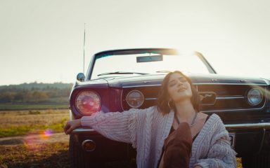 Osječka pjevačica Mia Dimšić na krilima nove pjesme leti u Veliku Jabuku