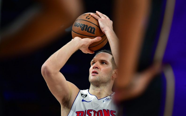VIDEO Irving se vratio u pobjedničkom ritmu, Lakersi opet slavili bez LeBrona, Bogdanović drugi strijelac Pistonsa