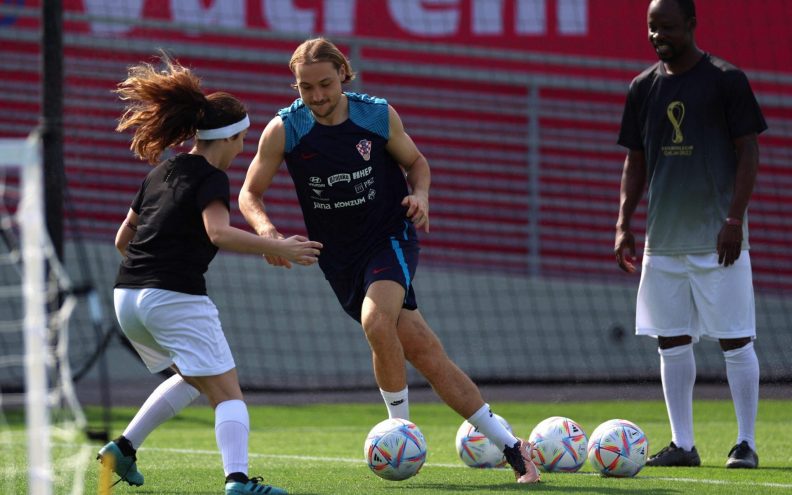FOTO Djevojčice iz katarske akademije PSG-a trenirale s Vatrenima, mlade nogometašice bile su - oduševljene