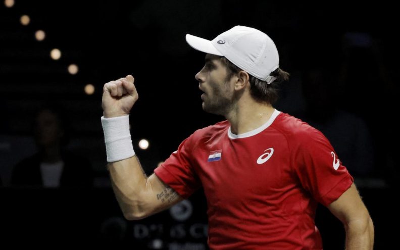 Borna Ćorić doveo Hrvatsku na korak do finala Davis Cupa, hrvatski tenisač dominirao čitavim susretom