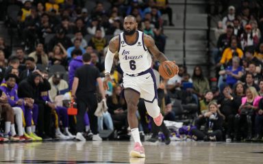 VIDEO Le Bron James je odigrao perfektnu partiju, Spursima je zabio 39 poena i rekordnih sedam trica