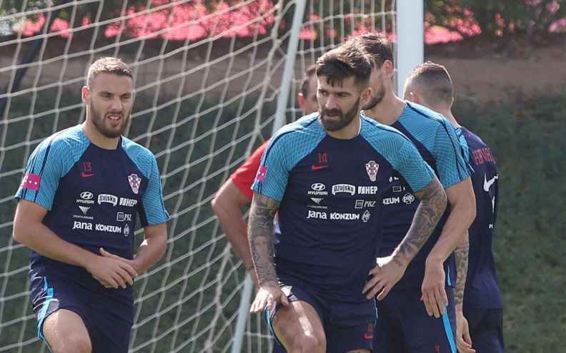 Marko Livaja se vratio treninzima, normalno je trenirao s momčadi na početku nedjeljnog treninga