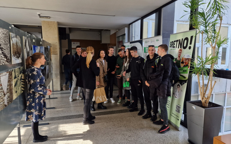 Gimnazijalci iz Barakovića posjetili RGNF u Zagrebu, obratio im se i dekan