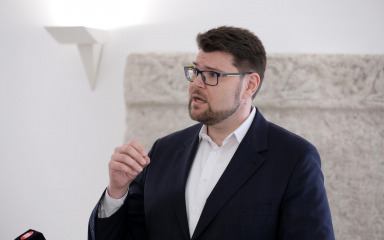 Grbin: “Plenković nas svađa s cijelom Europskom unijom kako bi prikrio kriminal Nine Obuljen”