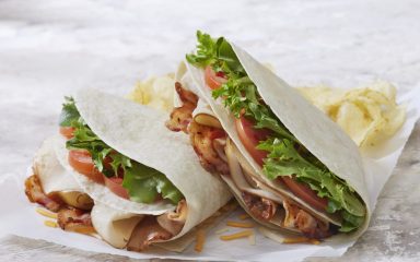 Brz i ukusan doručak: tostirana sendvič tortilja sa sirom i šunkom