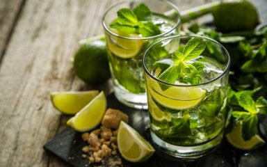 Hot mojito je savršen zimski koktel. Imamo jednostavan recept