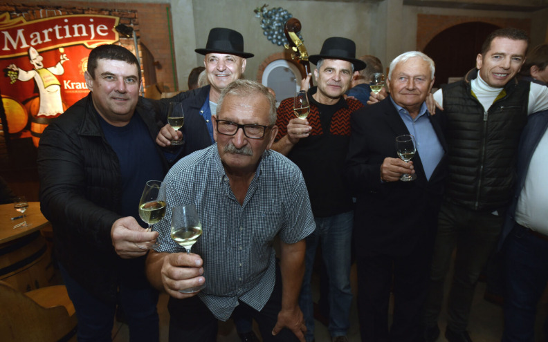Na Martinju kod Vlade Krauthakera i kumova