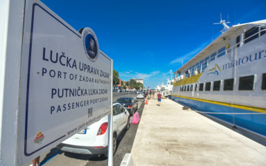 U Zadru se postavljaju eko otoci i meteo stanica kako bi se smanjio štetan utjecaj na okoliš