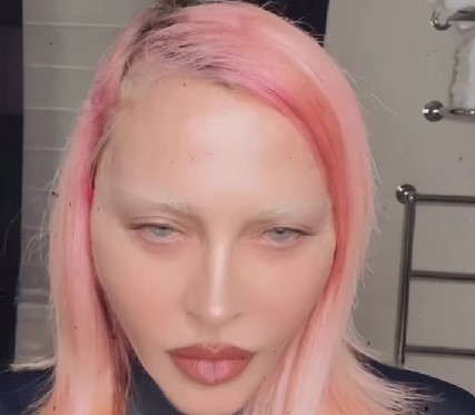 Madonna pila vodu iz zdjelice za pse, fanovi se pitaju: 