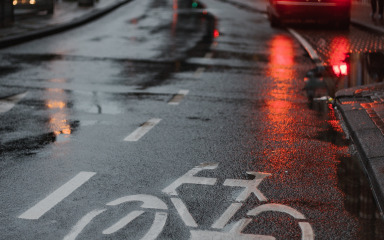 HAK upozorava: Kolnici su mjestimice mokri i skliski