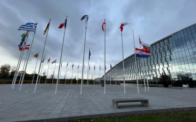 U sjedištu NATO-a odana počast žrtvama Vukovara i Škabrnje