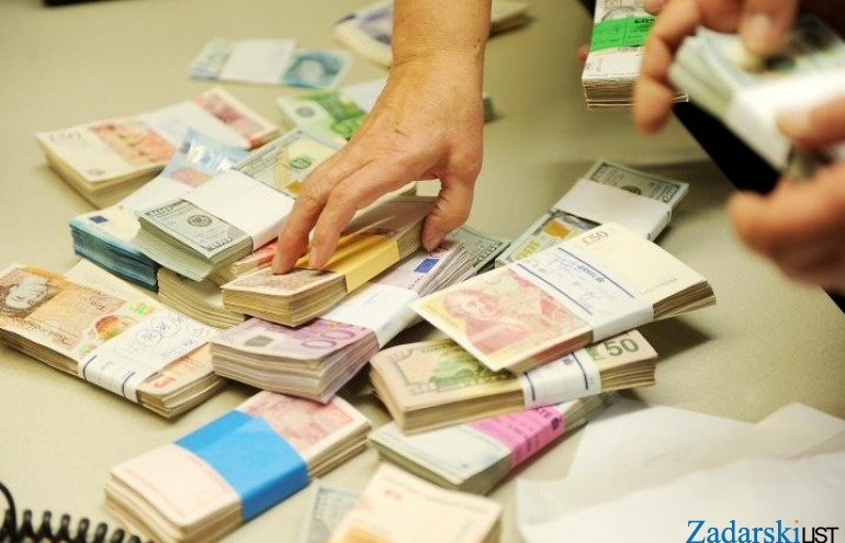 Zbog pitanja o porijeklu imovine novac će kod nekih ostati “u čarapama”