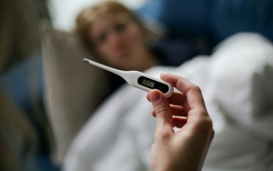 S ova tri prirodna lijeka možete sniziti temperaturu (ako je blaga) bez upotrebe paracetamola