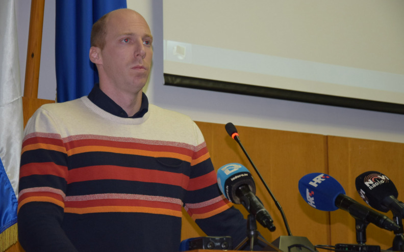 Kritičarima poručujem da ih građani nisu birali da bježe sa sjednica