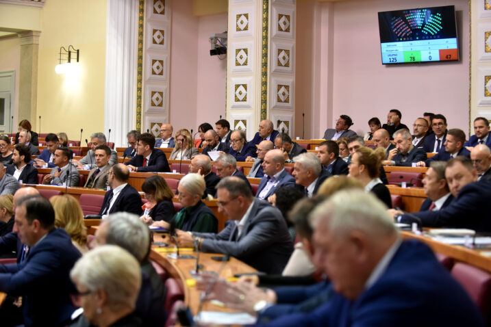 Negodovanje oporbe na samom početku rasprave o proračunu