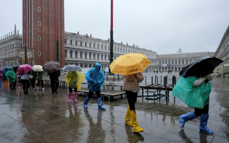 Veneciju od iznimno visoke plime zaštitio sustav brana Mose