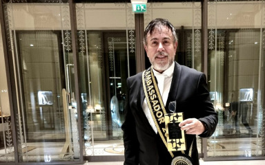 Opatijski estetski kirurg nagrađen titulom Ambasadora International Business Instituta