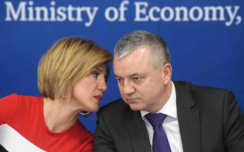 Horvatova pomoćnica sporazumno osuđena, bivšim ministrima razdvojen postupak
