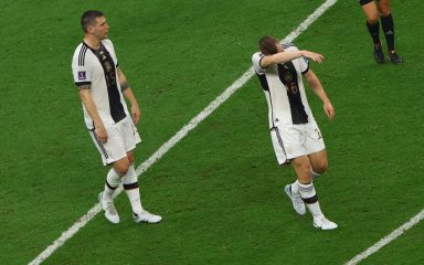 Njemački dresovi se dan nakon ispadanja sa SP-a prodaju u pola cijene, Adidas u problemima
