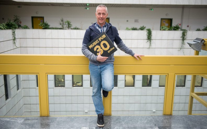 Zlatko Turkalj Turki 30 godina svoje kultne emisije odlučio je sabiti u tri LP-a. Donosimo njegovu životnu priču