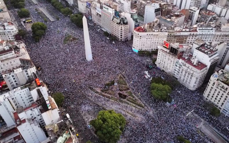 VIDEO Pogledajte kakvo ludilo je nastalo u Buenos Airesu nakon što je Argentina ušla u finale SP-a