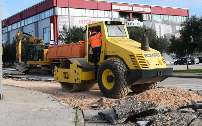 Rekonstrukcija kolnika na raskrižju ulica 159. brigade i Franka Lisice