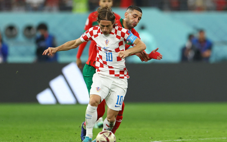 Brojne zvijezde imaju ugovore do kraja ljeta, klubovi moraju odlučiti prodati ih sada ili na ljeto ih pustiti bez naknade
