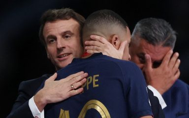 Francuzi prvo otkazali doček na Champs-Elyseesu, a onda i na Place de la Concorde: “Igrači samo žele ići kući”