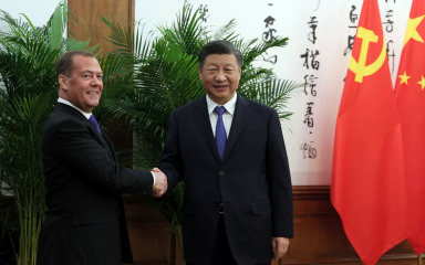 Xi Jinping bivšeg ruskog predsjednika pozvao da se pitanje Ukrajine riješi politički, a ne ratom