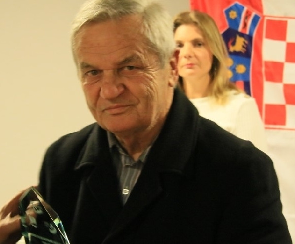 Crtica i za Vedrana Sitnicu u novoj knjizi Drage Marića