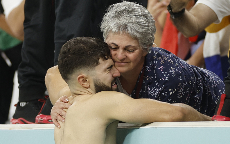 Gvardiol nakon utakmice otišao u zagrljaj obitelji