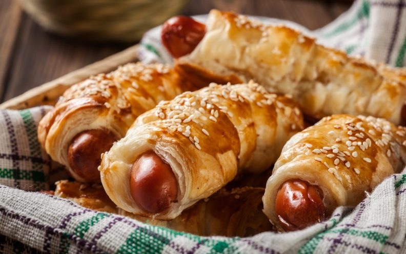 Hrenovke u lisnatom čine idealan finger food za doček, evo kako ih napraviti u tren oka