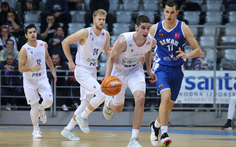 Rutinski kroz Sinj do plasmana na završni turnir