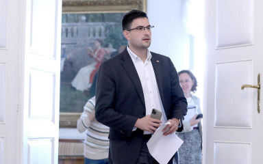 “Spremni smo za euro, a Mostovci ne shvaćaju korist članstva u EU”