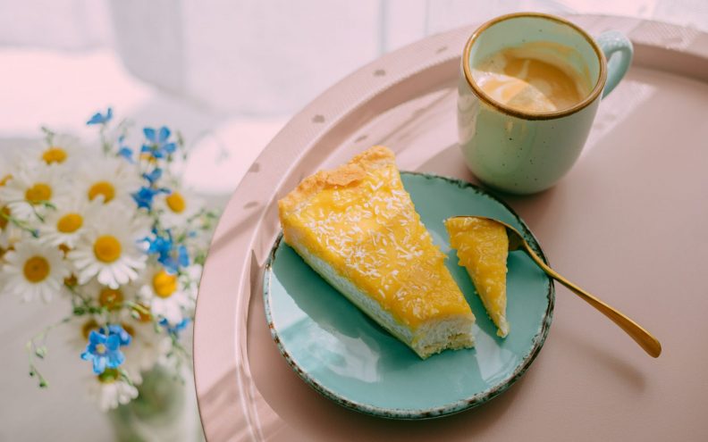 Recept za lagani kolač od kakija, bez dodanog maslaca i ulja