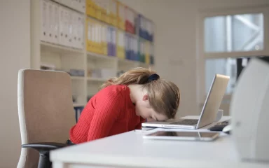 Krenuo je novi radni tjedan, a vama se baš spava na poslu? Imamo par savjeta kako da tome doskočite