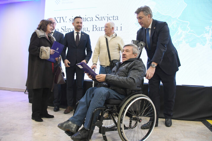 Hoće li pad cijena goriva donijeti i pad cijena hrane? Plenković: ‘Trebalo bi, nije fer da neki love u mutnom’