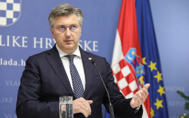Zastupnici koji su glasali protiv obuke ukrajinskih vojnika su politički patuljci i kukavice