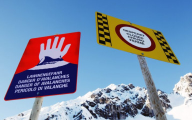 Desetak osoba zatrpano pod snježnom lavinom u austrijskim alpama, pokrenuta ogromna potraga