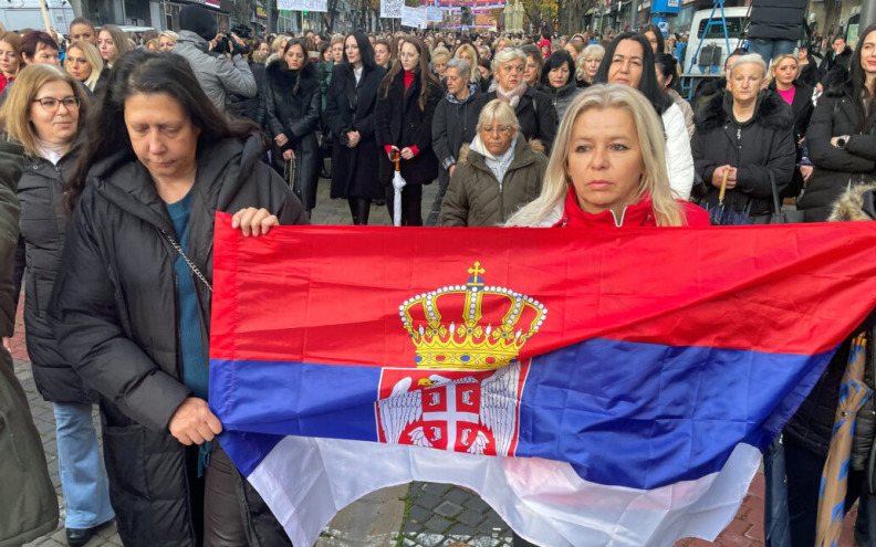 Kosovski policajci ušli u sjeverni dio K. Mitrovice, Srbija najavila slanje vojske