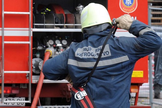 Hamburg 'zacrnjen' dimom zbog većeg požara u skladištima