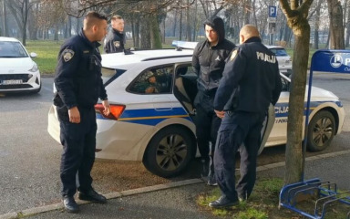 Ovo je vojnik koji je na Badnjak brutalno cipelario već pretučenog Djeda Mraza