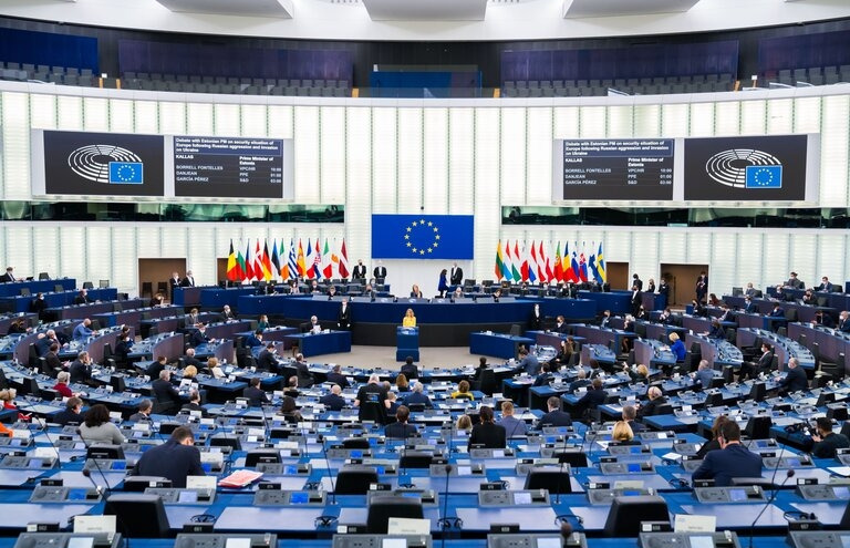 Dvojici zastupnika koji su sudjelovali u korupcijskom skandalu ukinut će se imunitet