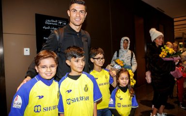 FOTO/VIDEO Cristiano Ronaldo sletio u Rijad i navijačima Al Nasra poslao kratku i jasnu poruku